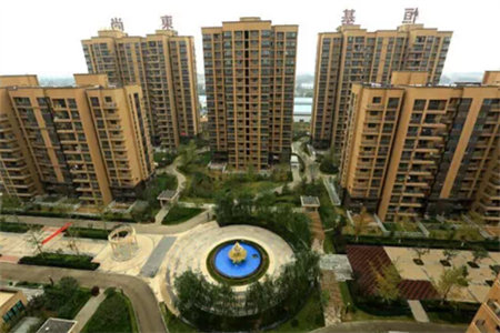 房东急售！首F20万，万达广场旁东方今典精装的3房有证可按揭